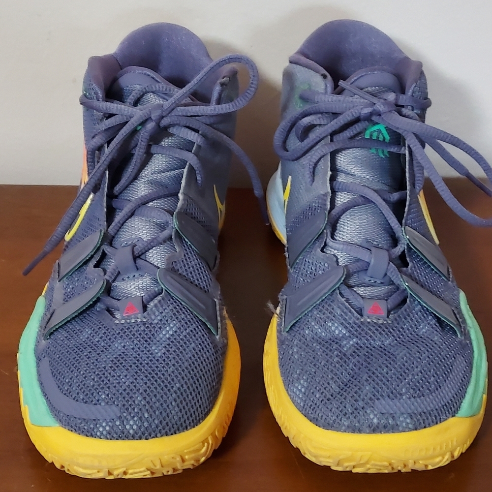 Nike 5.5Y CT4080-500 Athletic Shoes